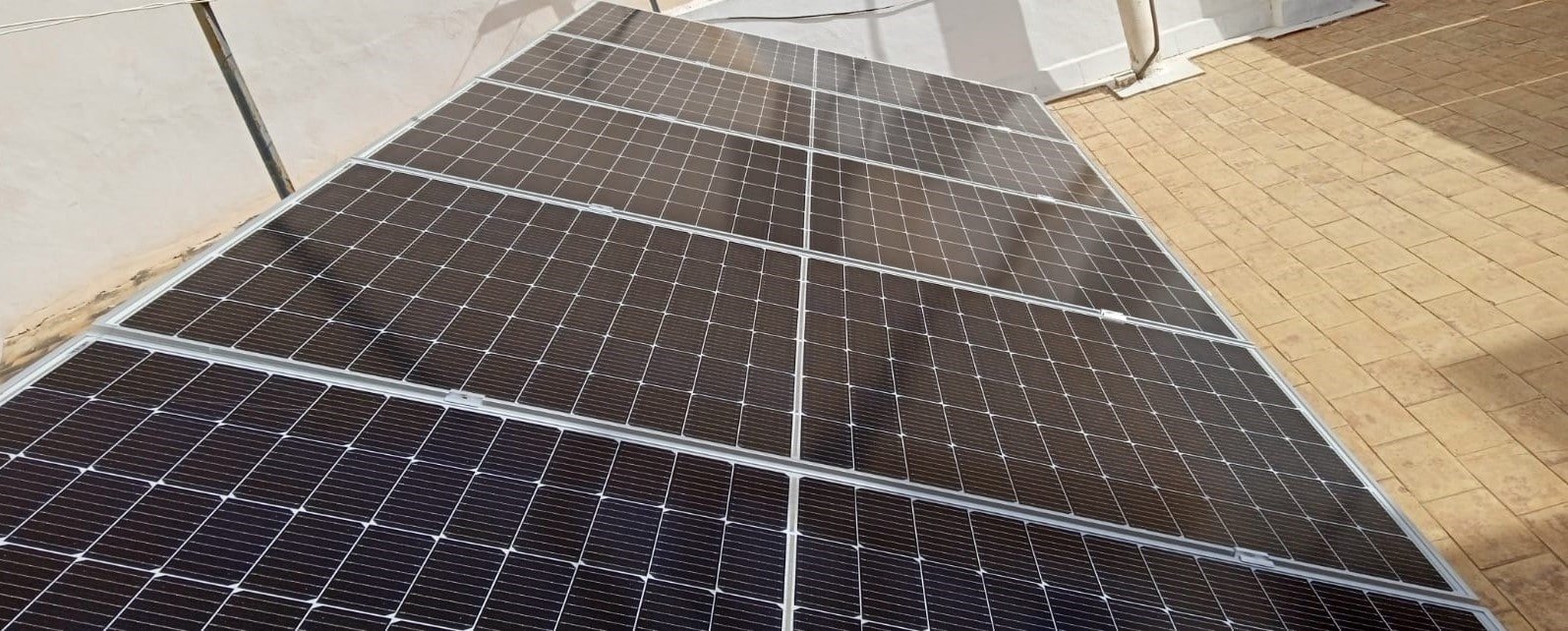 Instalación de placas solares fotovoltaicas por Muñoz Espinosa en Torrevieja